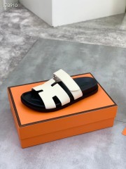 Hermes カジュアルシューズ 新作 本革 新品同様超美品 通販＆送料込 運動靴 男女性用 her082