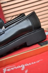 Ferragamo カジュアルシューズ 新作 本革 靴  通販＆送料込 男性用 fer004